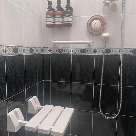 The Self Catering בית נופש *